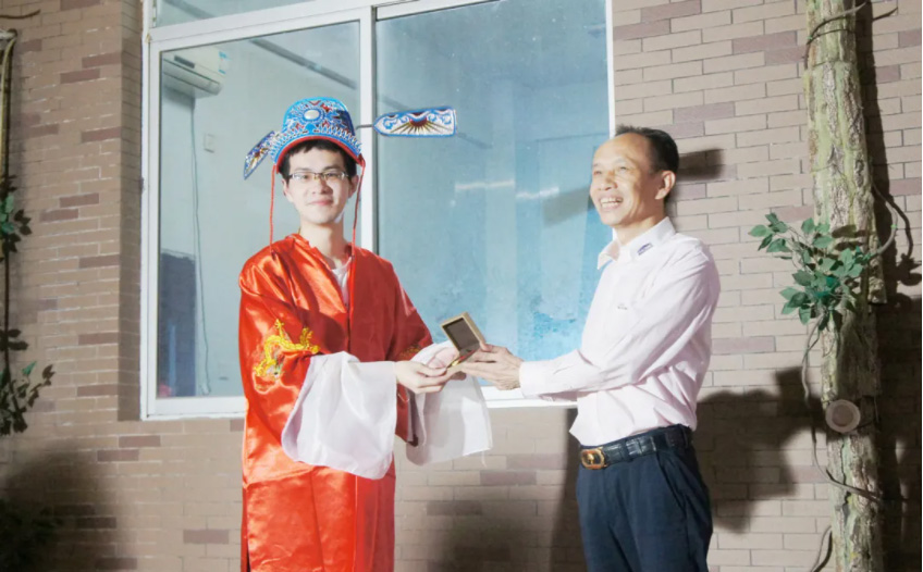 黨建進(jìn)行時(shí)：“泉心全意，工力同心”博餅活動(dòng)凝聚人心，和諧友愛！